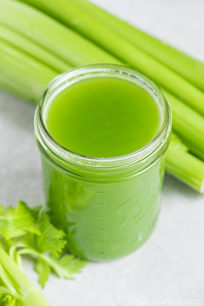 apio-detox Vaso con jugo de apio Vida Simple